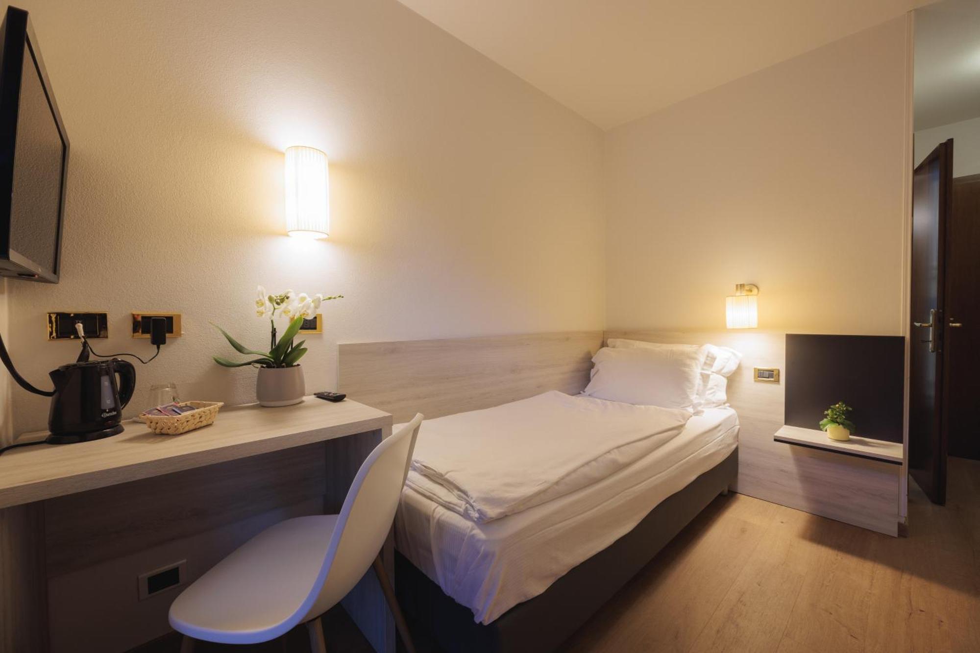 Hotel Binelli بينْسولُ المظهر الخارجي الصورة